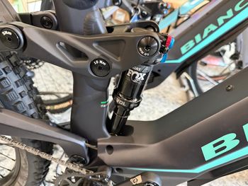 Used Bianchi E-omnia SRAM GX Eagle 2025 Mountainbike, Blue — image 7 of 8