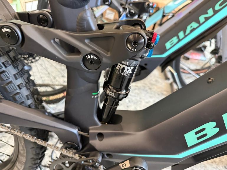 Used Bianchi E-omnia SRAM GX Eagle 2025 Mountainbike, Blue — image 7 of 8