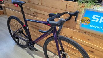 Used BMC Roadmachine 01 THREE 2023 2023 Road & Gravel, Blue — image 3 of 3