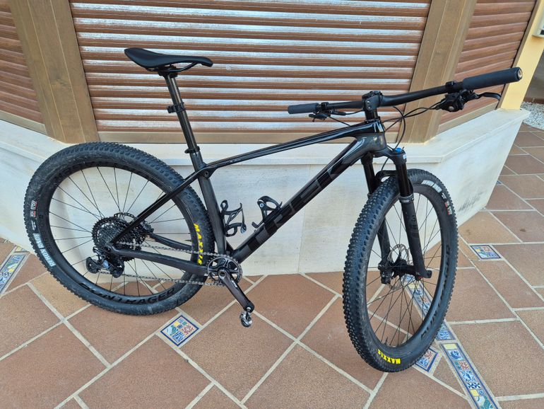 Used Trek Procaliber Shimano Deore XT 2023 Mountainbike, Schwarz — image 1 of 5