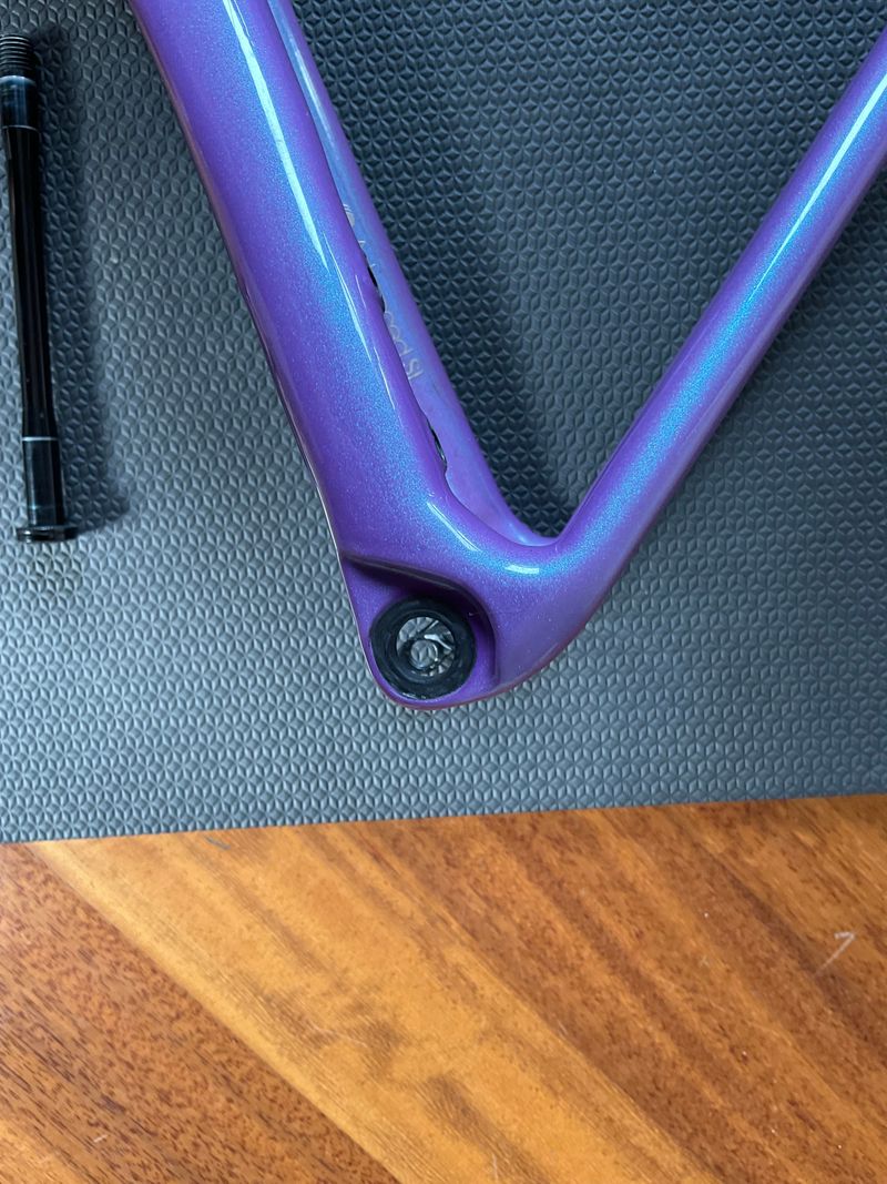 Gebrauchtes Giant Advanced SL 2024 Frameset 2024 Road & Gravel, Violett — Bild 27 von 38