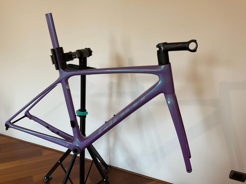 Gebrauchtes Giant Advanced SL 2024 Frameset 2024 Road & Gravel, Violett — Bild 4 von 38