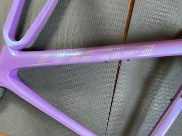 Gebrauchtes Giant Advanced SL 2024 Frameset 2024 Road & Gravel, Violett — Bild 23 von 38