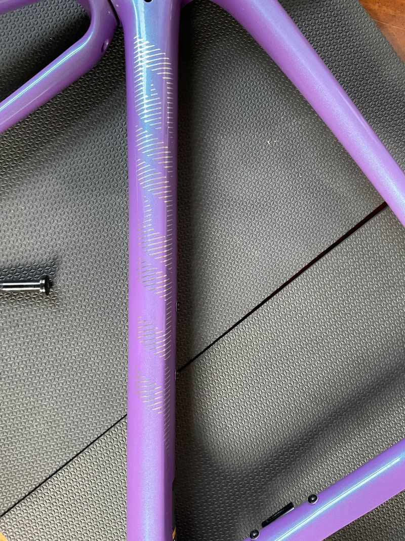 Gebrauchtes Giant Advanced SL 2024 Frameset 2024 Road & Gravel, Violett — Bild 29 von 38