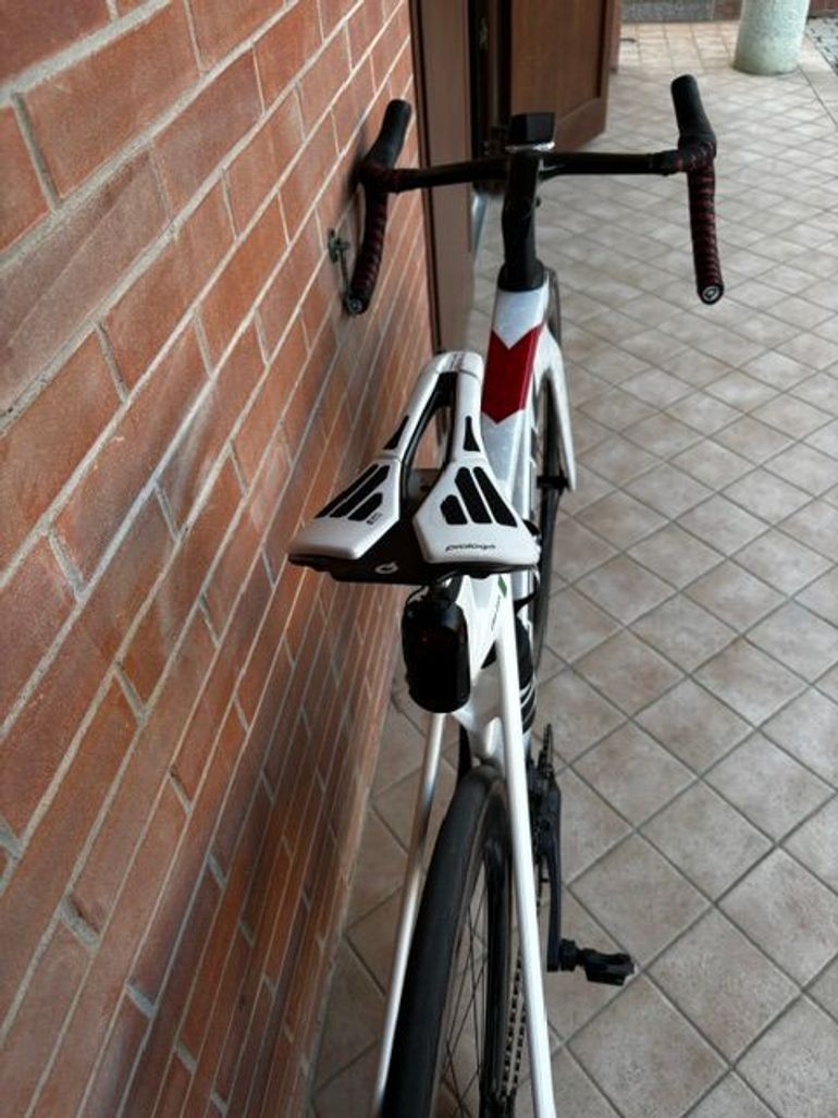 Used Trek Madone SLR 7 Gen 7 2024 2024 Road & Gravel, Weiß — image 3 of 5
