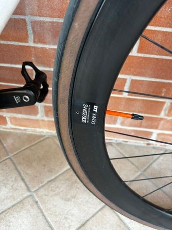 Used Trek Madone SLR 7 Gen 7 2024 2024 Road & Gravel, Weiß — image 4 of 5