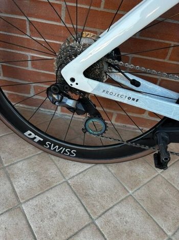 Used Trek Madone SLR 7 Gen 7 2024 2024 Road & Gravel, Weiß — image 5 of 5
