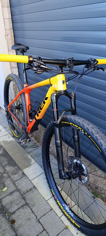 Used Trek Procaliber 9.6 2021 2021 Mountainbike, Orange, 29 — image 2 of 13