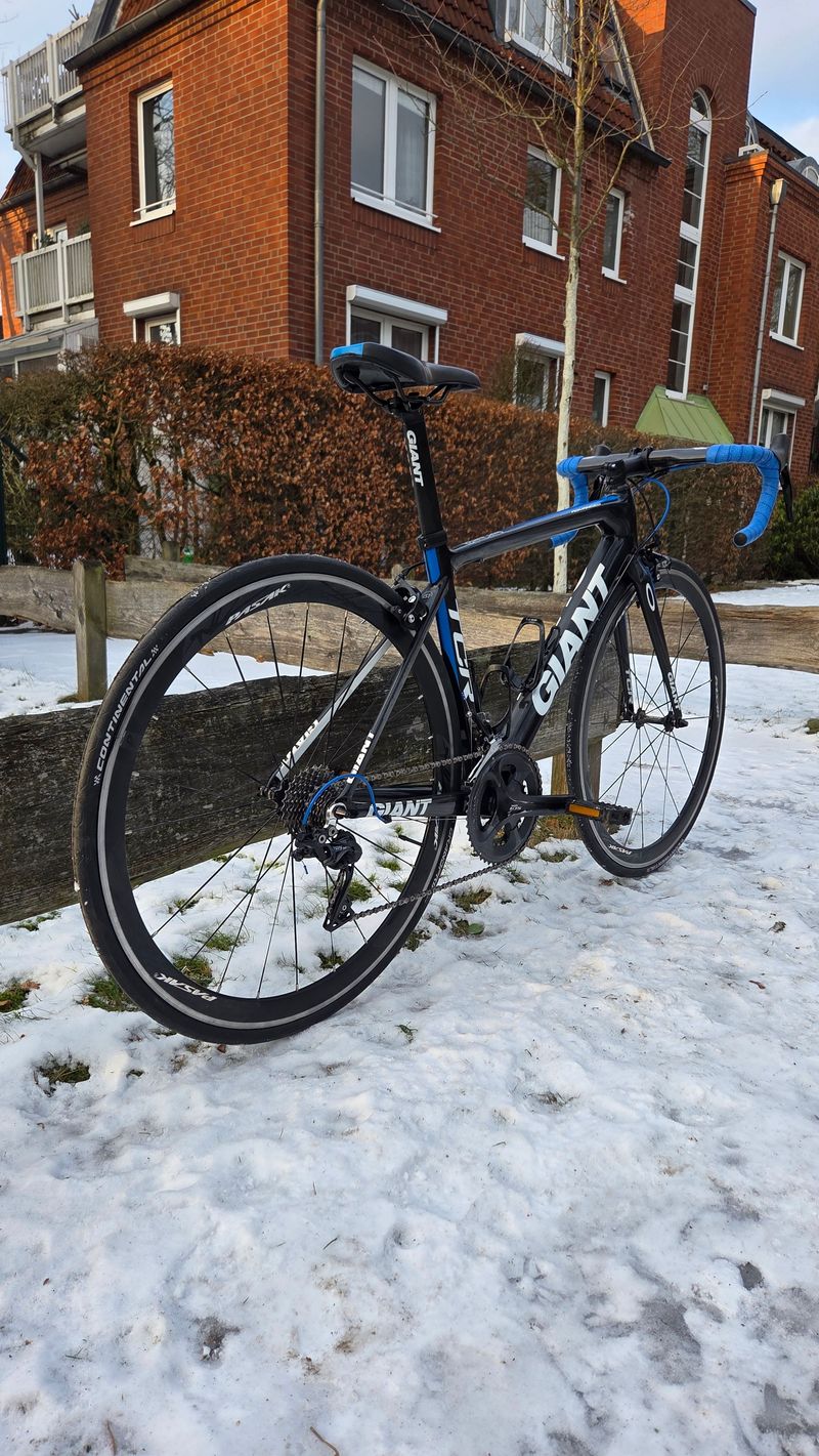 Used Giant TCR Advanced 2 2016 2016 Road & Gravel, Black — image 9 of 9