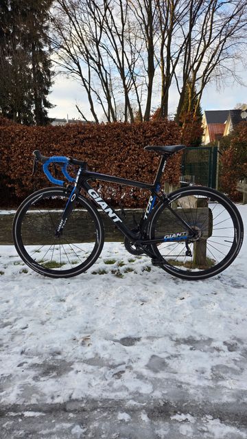 Used Giant TCR Advanced 2 2016 2016 Road & Gravel, Black — image 2 of 9