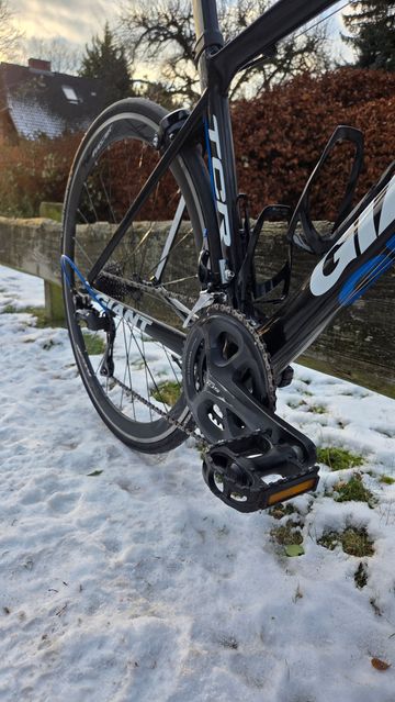 Used Giant TCR Advanced 2 2016 2016 Road & Gravel, Black — image 7 of 9