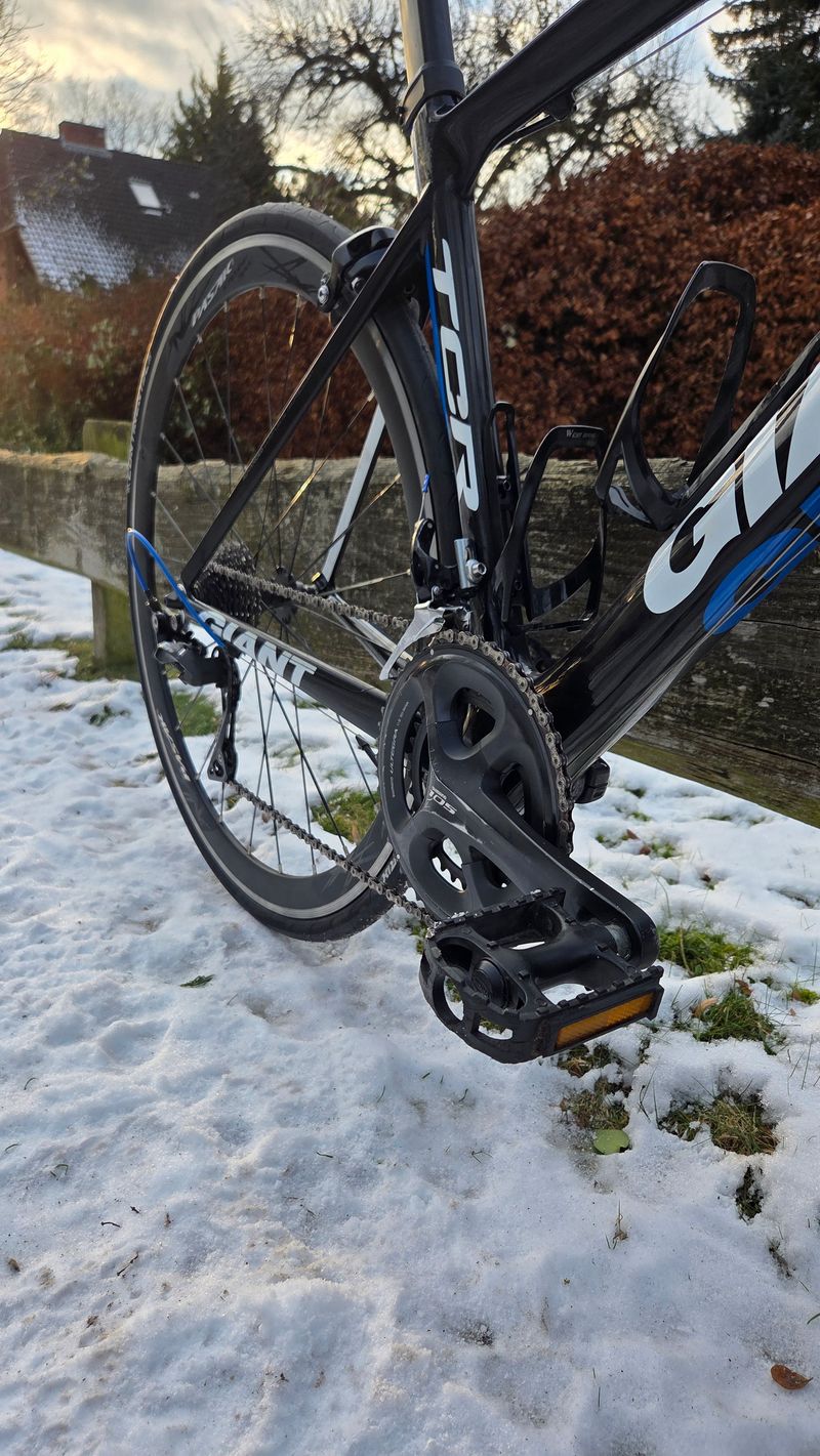 Used Giant TCR Advanced 2 2016 2016 Road & Gravel, Black — image 7 of 9
