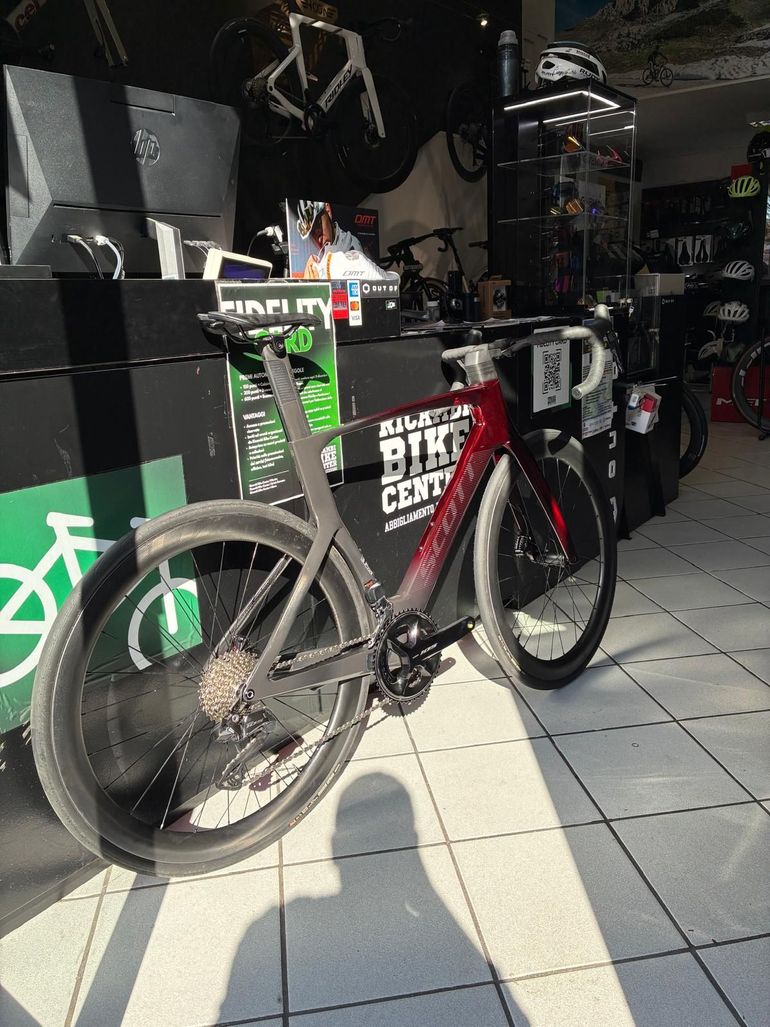 Used Scott Foil Shimano 105 Di2 2023 Road & Gravel, Red — image 3 of 8