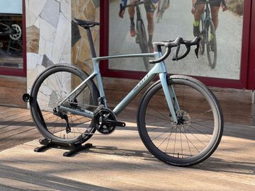 Scott Addict RC 30 2025 2025 Road & Gravel d'occasion