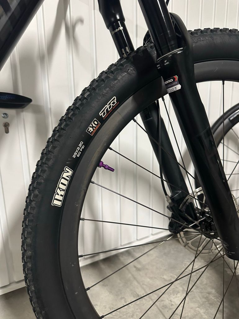 Used Specialized Men's Epic Expert 2020 2020 Mountainbike, Black, 29 — image 15 of 27