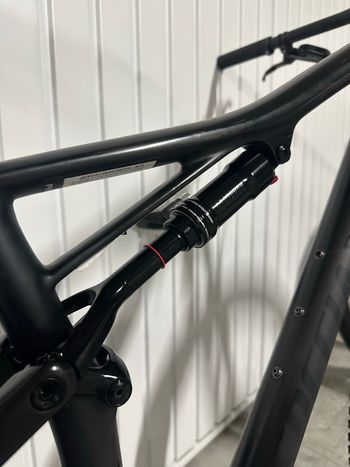 Used Specialized Men's Epic Expert 2020 2020 Mountainbike, Black, 29 — image 27 of 27