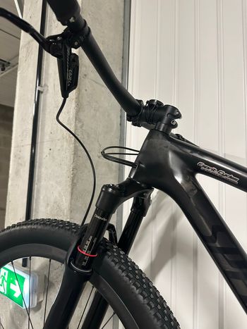 Used Specialized Men's Epic Expert 2020 2020 Mountainbike, Black, 29 — image 5 of 27