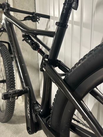 Used Specialized Men's Epic Expert 2020 2020 Mountainbike, Black, 29 — image 10 of 27