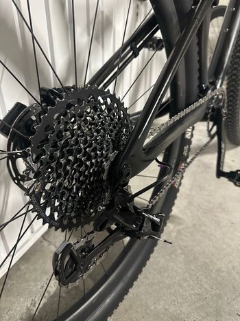 Used Specialized Men's Epic Expert 2020 2020 Mountainbike, Black, 29 — image 18 of 27