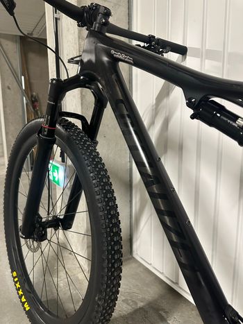 Used Specialized Men's Epic Expert 2020 2020 Mountainbike, Black, 29 — image 9 of 27