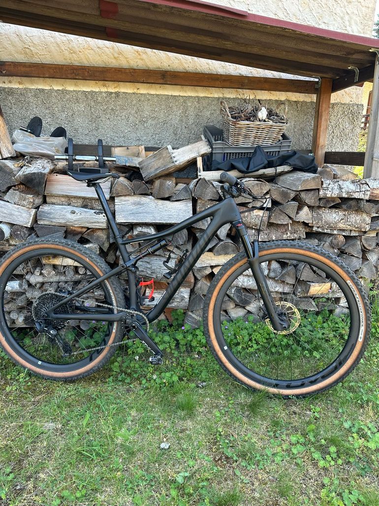 Used Specialized Men's Epic Expert 2020 2020 Mountainbike, Black, 29 — image 1 of 27