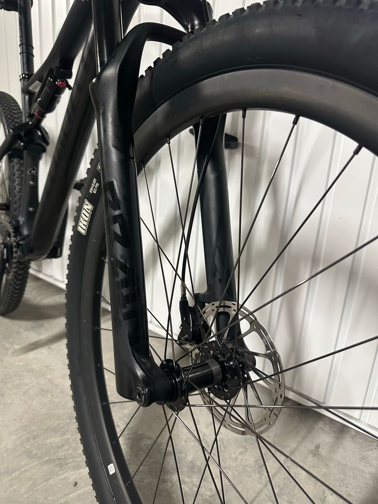 Used Specialized Men's Epic Expert 2020 2020 Mountainbike, Black, 29 — image 26 of 27