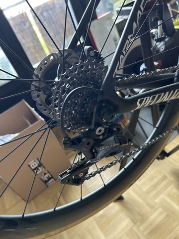 Used Specialized Tarmac Shimano Ultegra 2017 Road & Gravel, Black — image 8 of 10