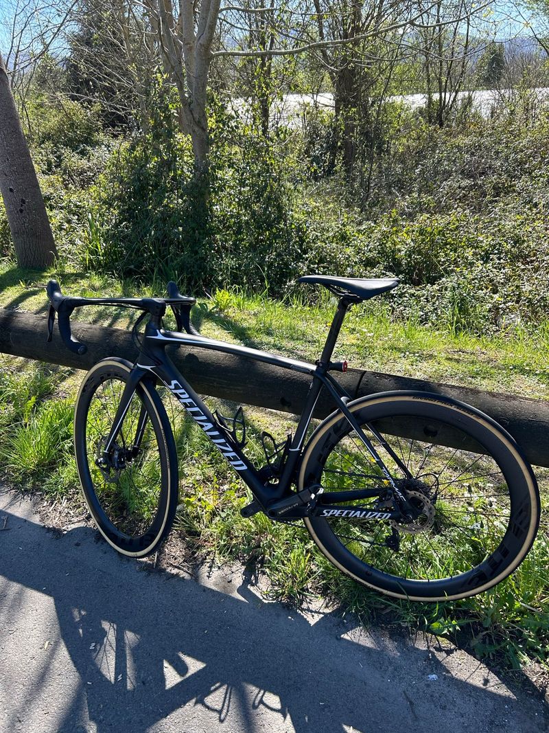 Used Specialized Tarmac Shimano Ultegra 2017 Road & Gravel, Black — image 3 of 10