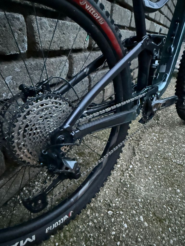 Used Giant Reign 1 2024 2024 Mountainbike, Blau, 27.5 — image 3 of 7