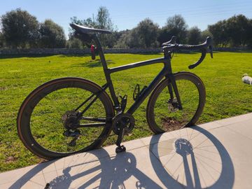Used Specialized Tarmac Shimano Ultegra Di2 2018 Road & Gravel, Black — image 1 of 5