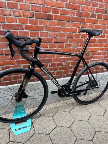 Used Bianchi Nirone Shimano 105 2025 Road & Gravel, Black — image 14 of 17