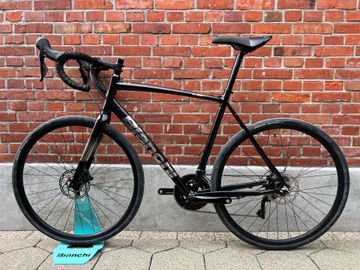 Used Bianchi Nirone Shimano 105 2025 Road & Gravel, Black — image 13 of 17