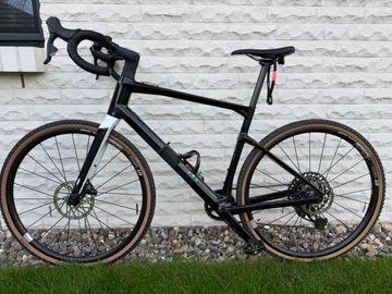 BMC URS 01 FOUR 2022 2022 Road & Gravel usato, Nero — immagine 1 di 9