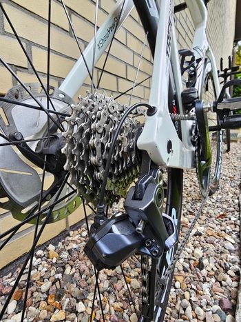 Used Trek Madone Shimano Ultegra Di2 2019 Road & Gravel, Weiß — image 8 of 17