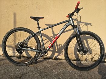Used CUBE ANALOG 2022 2022 Mountainbike, Grigio chiaro — image 2 of 5