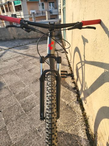 Used CUBE ANALOG 2022 2022 Mountainbike, Light Gray, 27.5, 29 — image 4 of 5