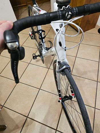 Used Trek Madone Shimano Ultegra 2014 Road & Gravel, White — image 5 of 9