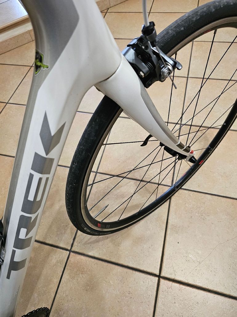 Used Trek Madone Shimano Ultegra 2014 Road & Gravel, White — image 1 of 9