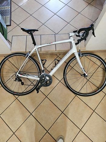 Used Trek Madone Shimano Ultegra 2014 Road & Gravel, White — image 9 of 9