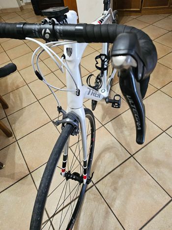 Used Trek Madone Shimano Ultegra 2014 Road & Gravel, White — image 4 of 9