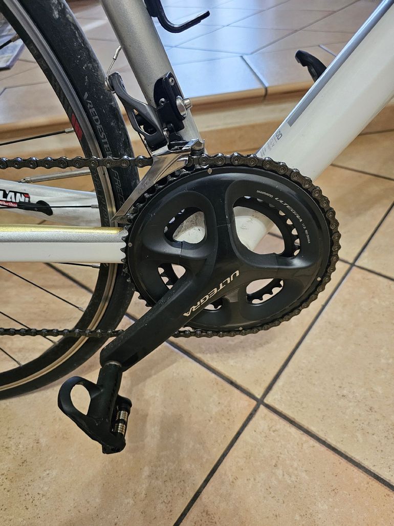Used Trek Madone Shimano Ultegra 2014 Road & Gravel, White — image 7 of 9