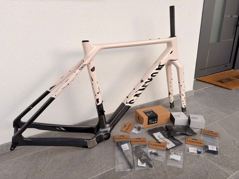 Used Canyon Grizl CF SLX 8 Di2 GRC 2025 Frameset 2025 Road & Gravel, White — image 2 of 17