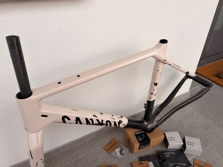 Used Canyon Grizl CF SLX 8 Di2 GRC 2025 Frameset 2025 Road & Gravel, White — image 12 of 17