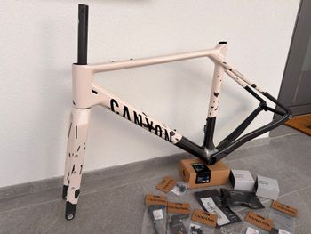 Used Canyon Grizl CF SLX 8 Di2 GRC 2025 Frameset 2025 Road & Gravel, White — image 9 of 17