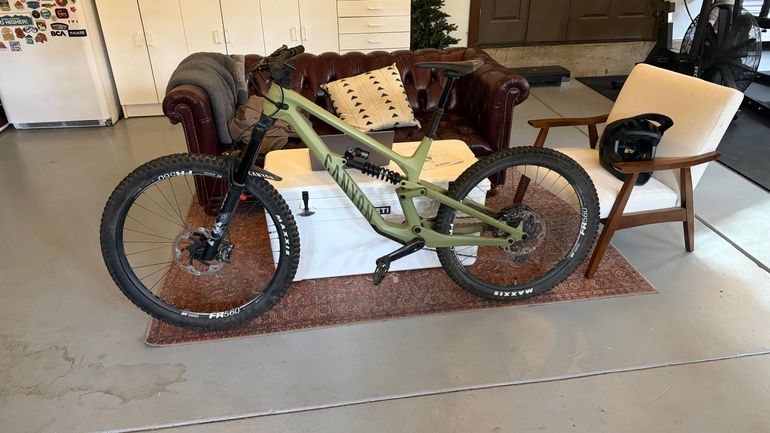 Used Canyon Torque Mullet CF 8 2023 2023 Mountainbike, Green, 29, 27.5 — image 1 of 4