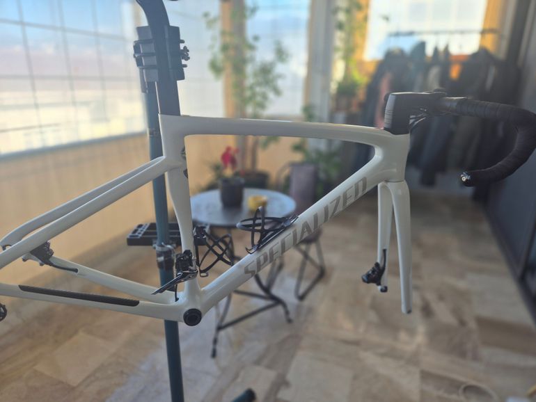 Used Specialized Tarmac SL7 Sport - Shimano 105 2024 Frameset 2024 Road & Gravel, Bianco — image 1 of 12