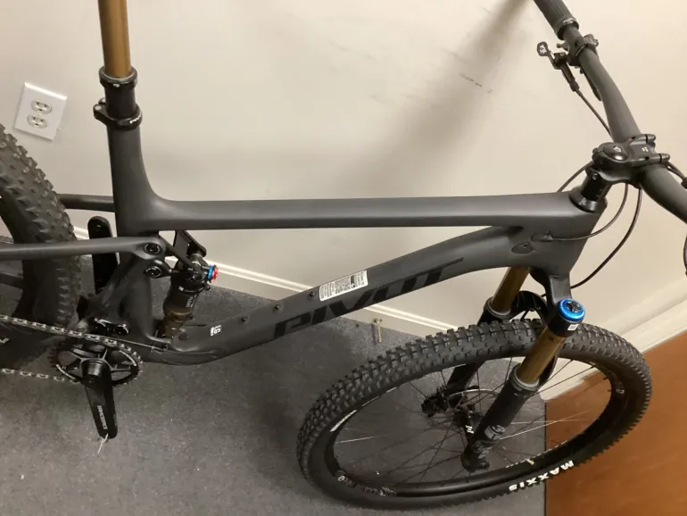 Used Pivot Pivot Mach 4 SL - Shimano XTR - Fox Factory 2024 Mountainbike, Black — image 4 of 11