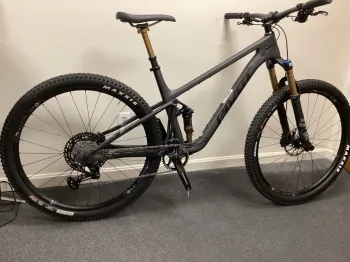 Used Pivot Pivot Mach 4 SL - Shimano XTR - Fox Factory 2024 Mountainbike, Black — image 2 of 11