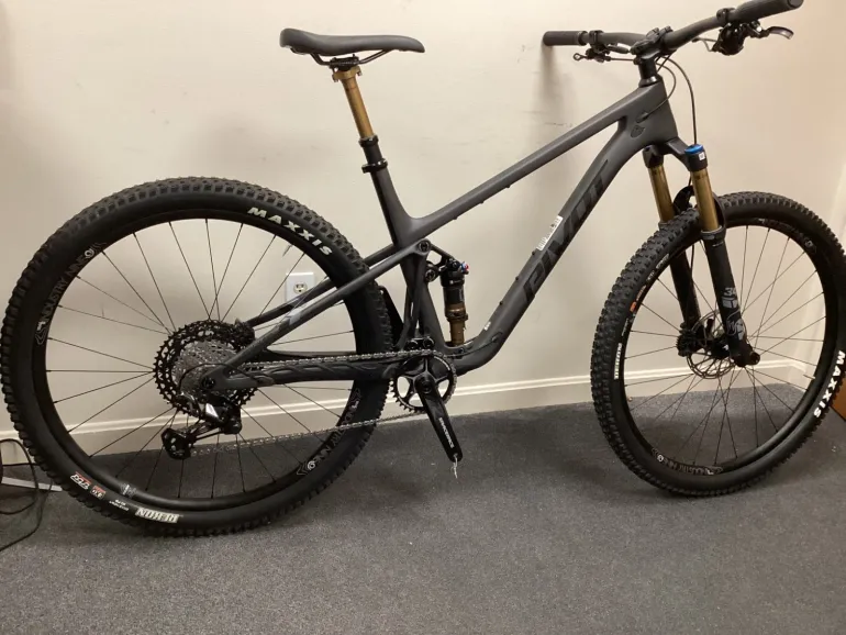 Used Pivot Pivot Mach 4 SL - Shimano XTR - Fox Factory 2024 Mountainbike, Black — image 2 of 11