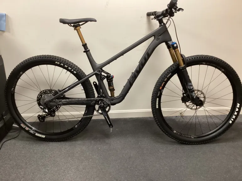Used Pivot Pivot Mach 4 SL - Shimano XTR - Fox Factory 2024 Mountainbike, Black — image 1 of 11